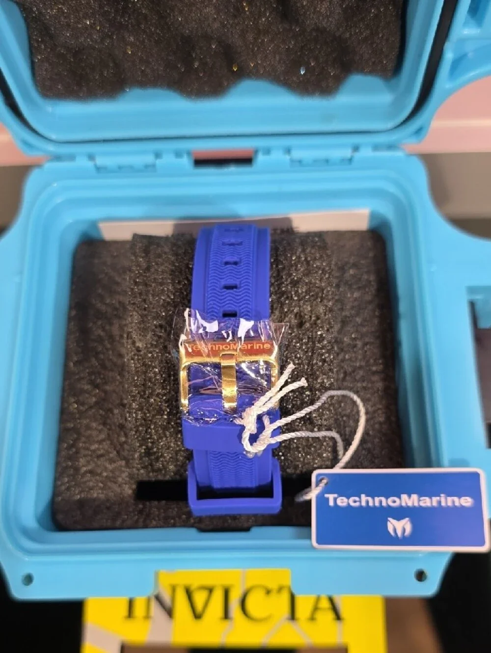 Invicta Pro Diver Chronograph Blue Dial Gold Case Blue Silicone Watch New